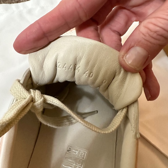GUCCI WEB LEATHER & SUEDE SNEAKER size 40 - Picture 7 of 8
